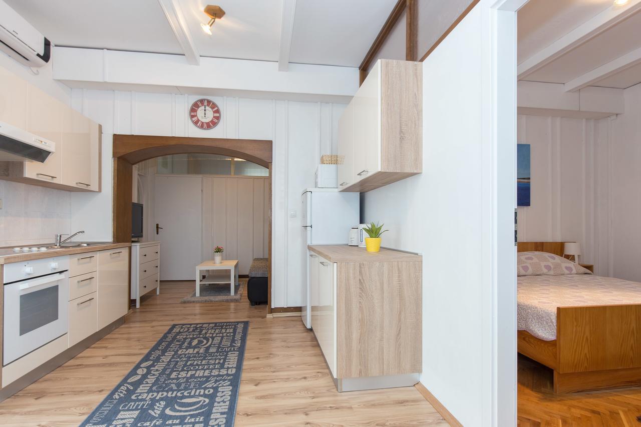 Apartments Pavic マリンスカ エクステリア 写真